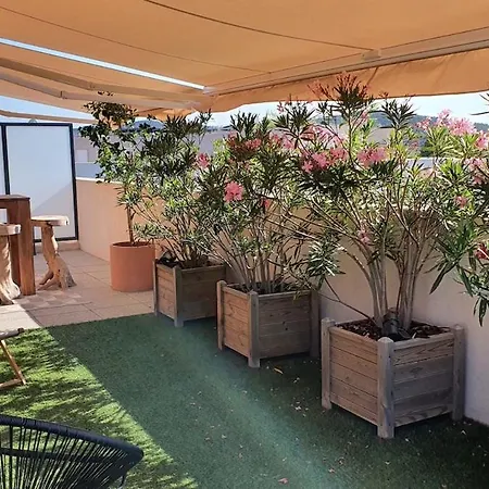 Rooftop Du Lavandou - Terrace And Pool Apartament