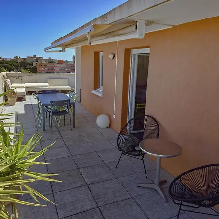 Апартаменти Rooftop Du Lavandou - Terrace And Pool