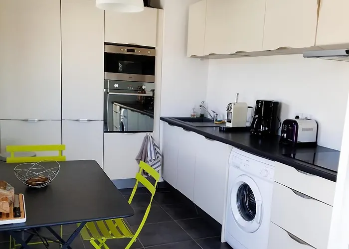 Апартаменти Rooftop Du Lavandou - Terrace And Pool