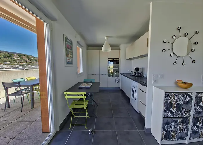 Rooftop Du Lavandou - Terrace And Pool