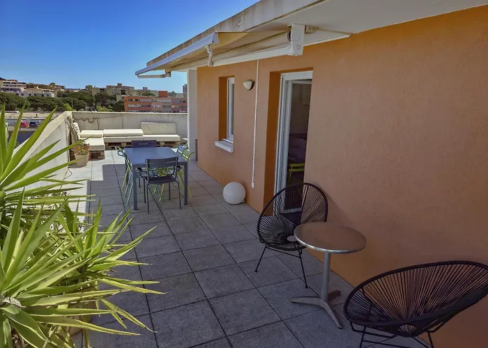 Апартаменти Rooftop Du Lavandou - Terrace And Pool