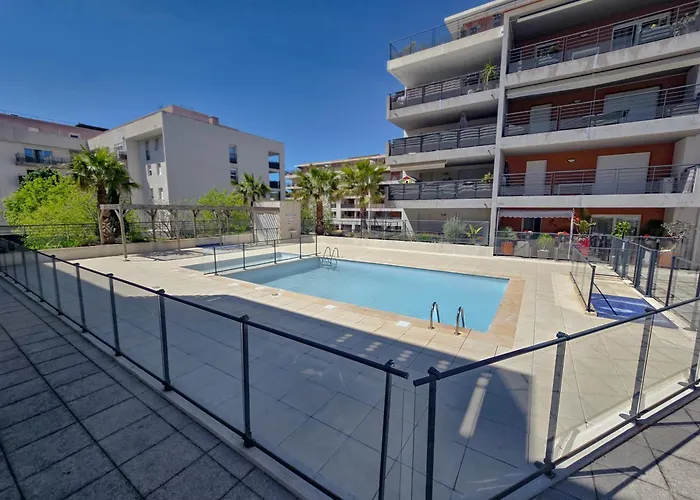 Rooftop Du Lavandou - Terrace And Pool Апартаменти Ле-Лаванду